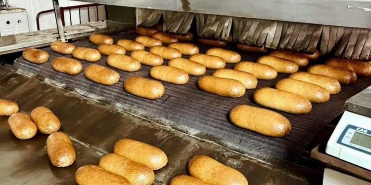 В Миколаєві з 12 вересня припиняють роздавати безкоштовний хліб. Тимчасово