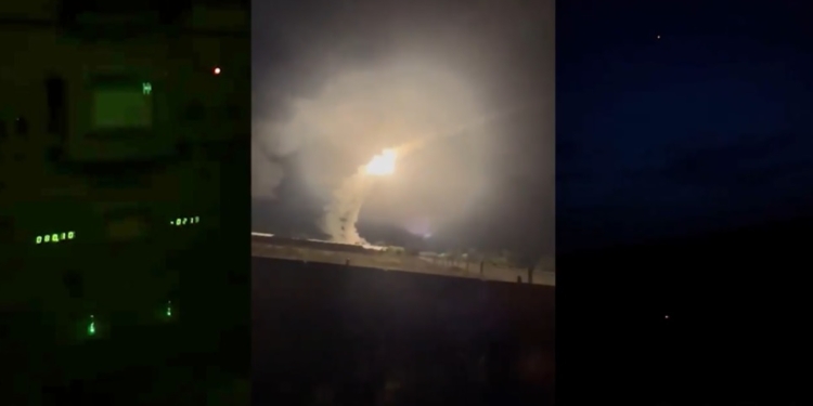 Повітряні Сили ЗСУ показали бойову роботу С-300ПТ по російських крилатих ракетах «Калібр» та Х-101 (ВІДЕО)