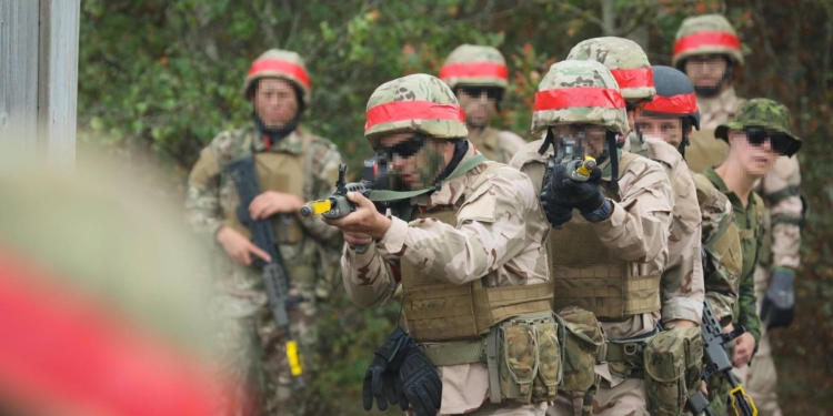 Близько 5 тисяч військовослужбовців ЗС України уже пройшли підготовку у Великій Британії (ФОТО)