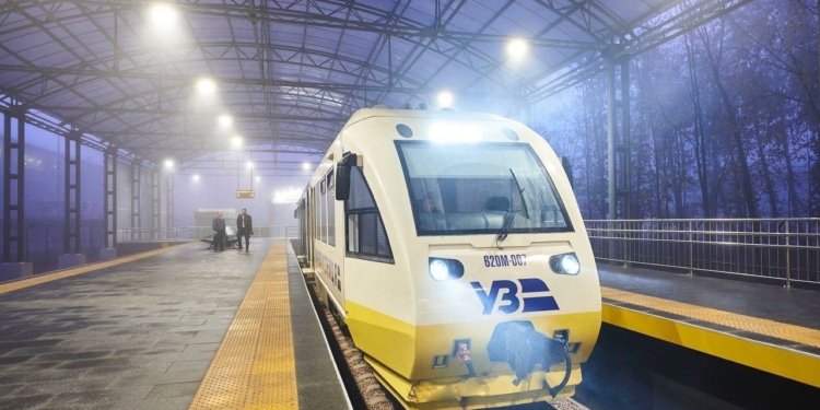 Від завтра відновлюється залізничне сполучення на звільнених територіях Харківщини. Розклад