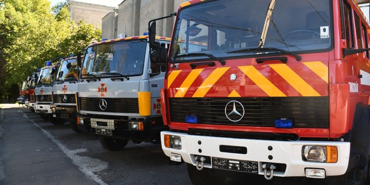 Рятувальникам Миколаївщини передали нові аварійно-рятувальні та пожежні автомобілі (ФОТО)