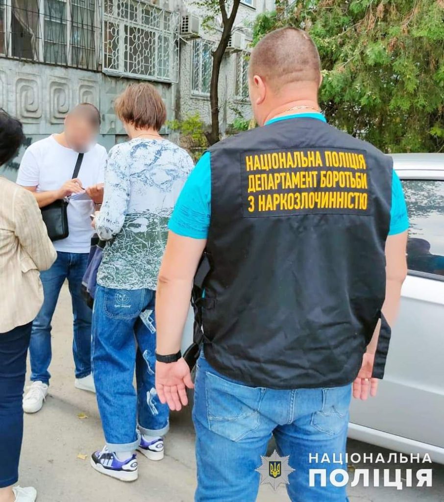 В Миколаєві затримали трьох «закладників» з психотропами і канабісом (ФОТО) 1
