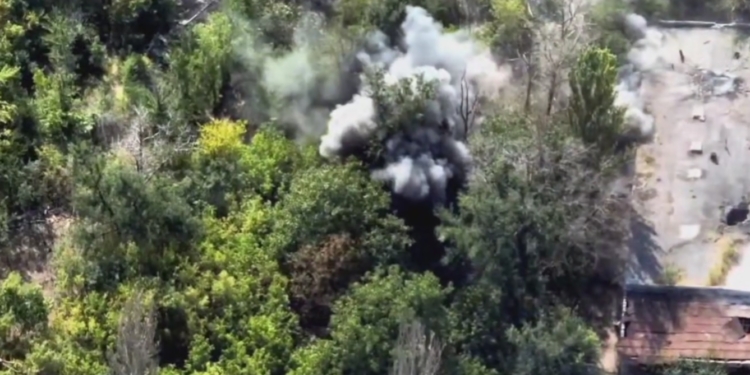 Миколаївські десантники знищили два танки та живу силу російських окупантів (ВІДЕО)