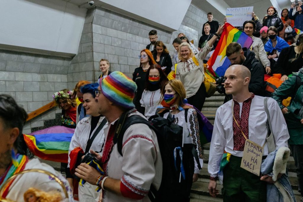 В Україні відбувся перший МетроПрайд – в харківському метро (ФОТО) 2