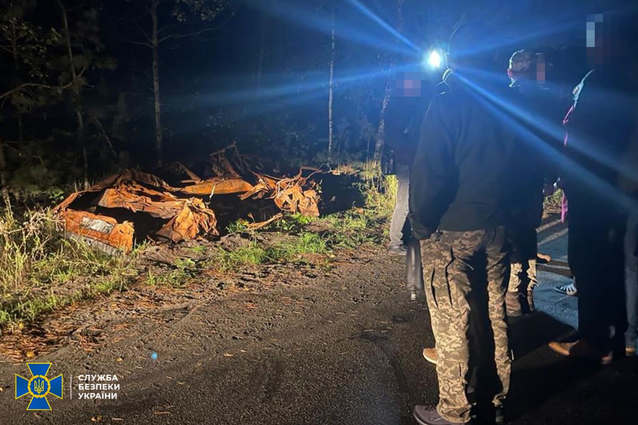 Російського окупанта, який розстріляв цивільного в Бучі і потім закопав тіло вбитого, наші воїни взяли в полон на Херсонщині. А «розкололи» його слідчі СБУ (ФОТО)