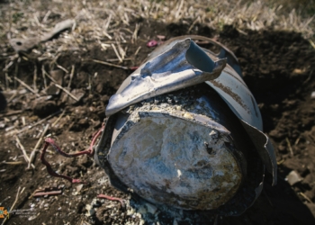 За добу на Миколаївщині рятувальники загасили 2 «мирні» пожежі та вилучили 8 боєприпасів, випущених росіянами по українцям (ФОТО)