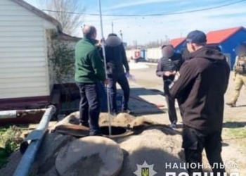 Керівник локомотивного депо разом з підлеглими злили «наліво» дизтопливо на 1,7 млн.грн. – миколаївські слідчі повідомили їм про підозру (ФОТО)