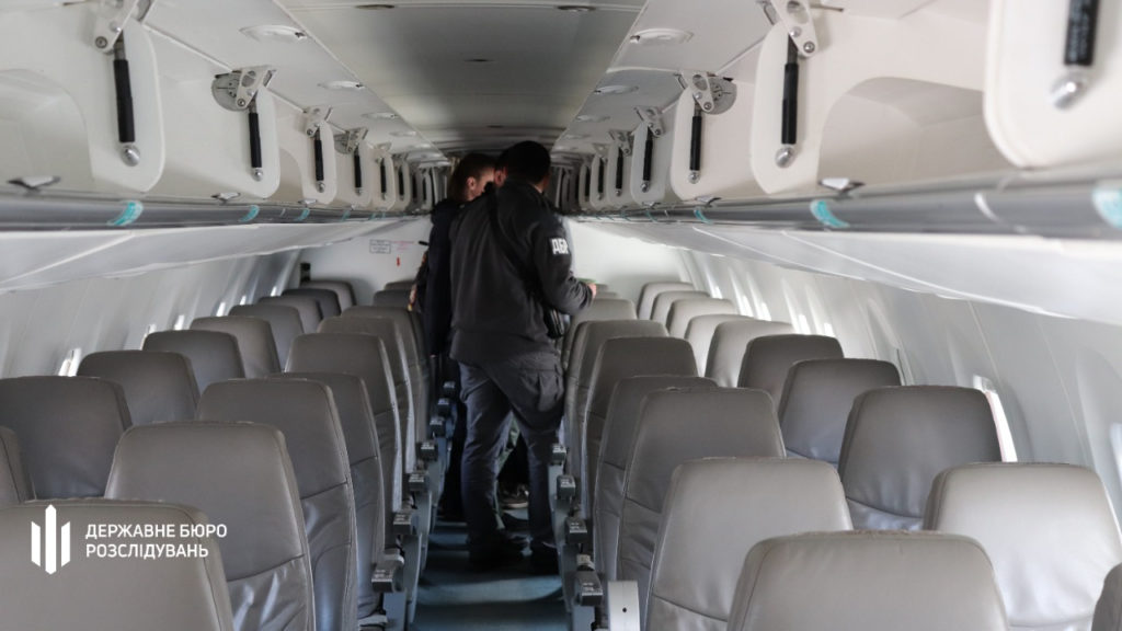 Суд арештував літак, який власник-колаборант планував передати агресору після захоплення південних областей (ФОТО, ВІДЕО) 15