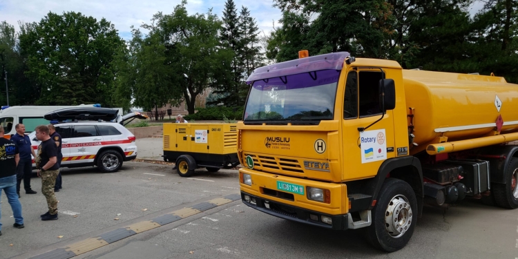 Миколаївські рятувальники та медики отримали від Ротарі Клубу спеціальну автомобільну техніку (ФОТО)