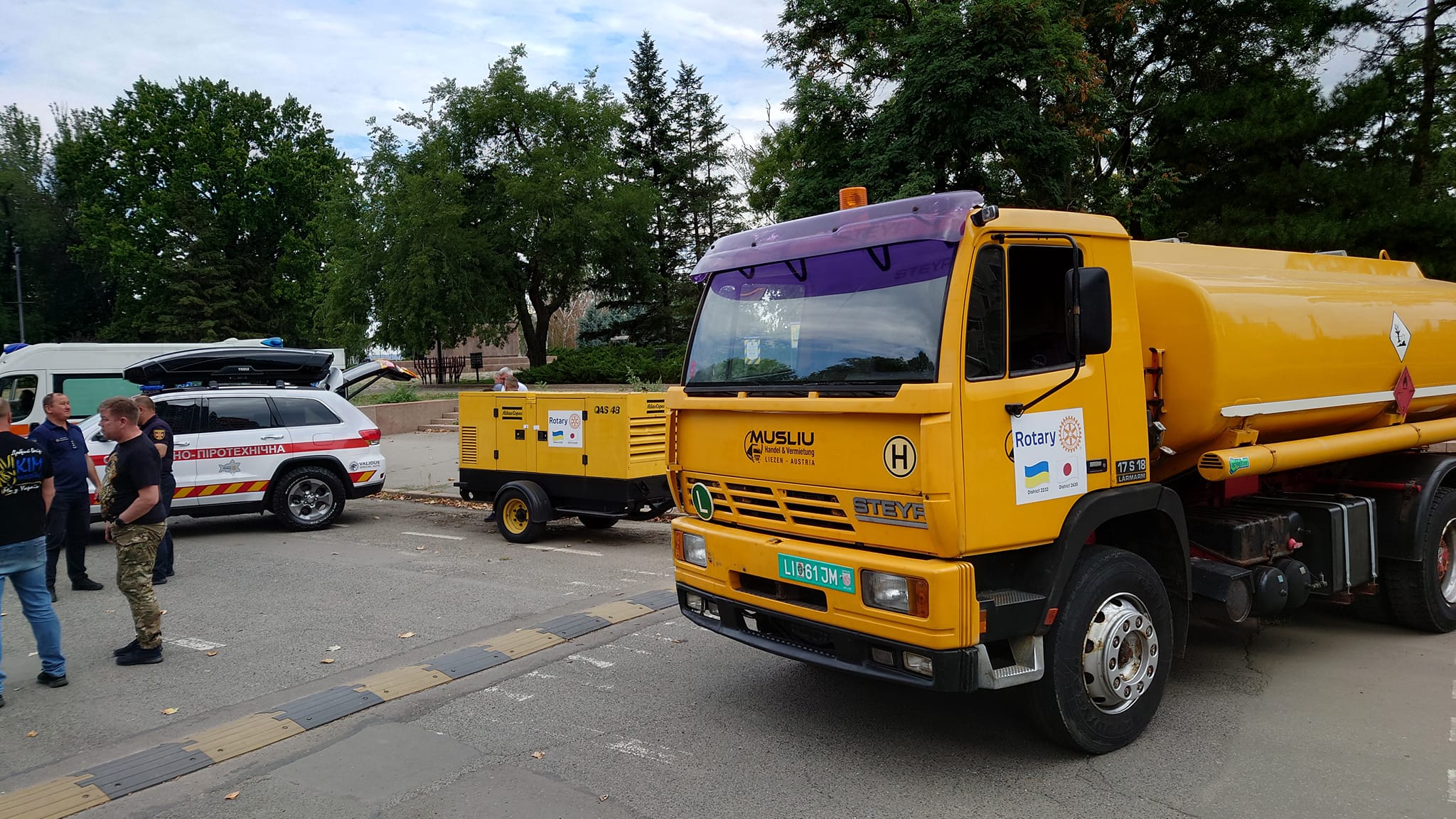 Миколаївські рятувальники та медики отримали від Ротарі Клубу спеціальну автомобільну техніку (ФОТО)