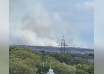 Знову щось горить в районі аеродрому в Саках (ВІДЕО)
