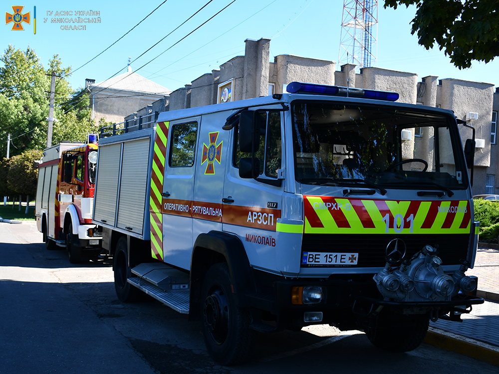 Рятувальникам Миколаївщини передали нові аварійно-рятувальні та пожежні автомобілі (ФОТО) 3