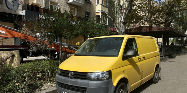 Два комунальних підприємства Миколаєва отримали допомогу транспортом від Німеччини (ФОТО)