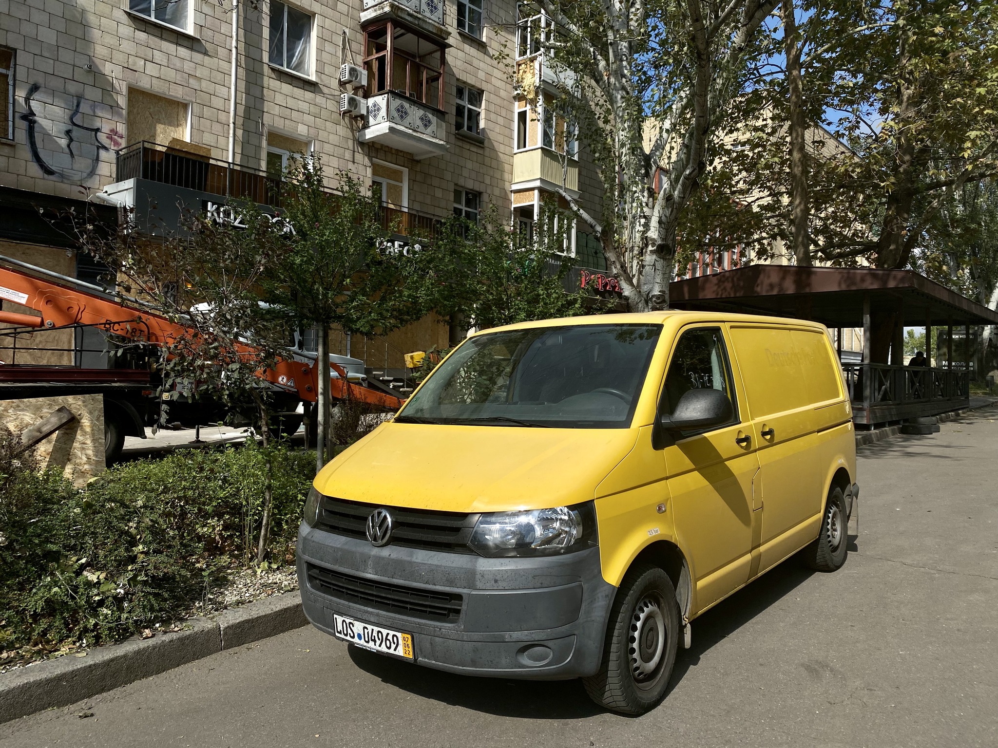 Два комунальних підприємства Миколаєва отримали допомогу транспортом від Німеччини (ФОТО)