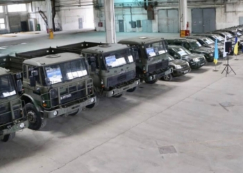 На Миколаївщині «Енергоатом» передав захисникам України 10 позашляховиків та 4 вантажних автомобілі (ФОТО)