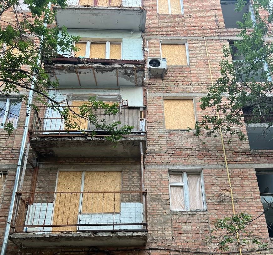 В Миколаєві російськими обстрілами пошкоджено 595 багатоповерхівок і 840 приватних будинків – мер (ФОТО) 3