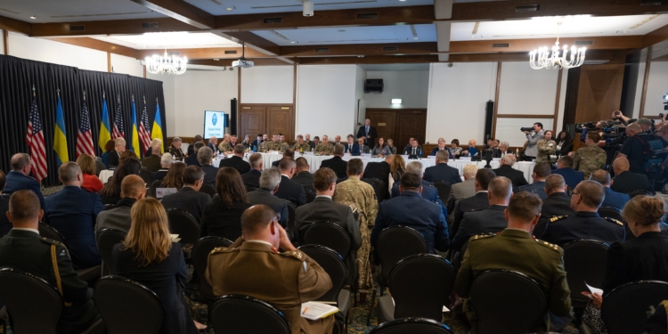 В Рамштайн-5 від України беруть участь Резніков і Мойсюк (ФОТО)