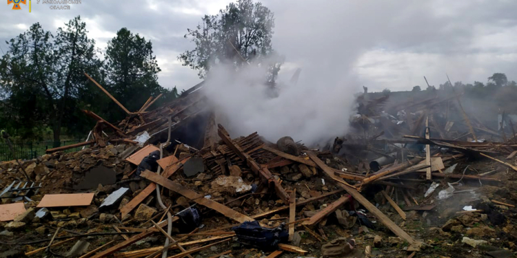 За минулу добу на Миколаївщині майже половина всіх пожеж виникла через російські обстріли (ФОТО)