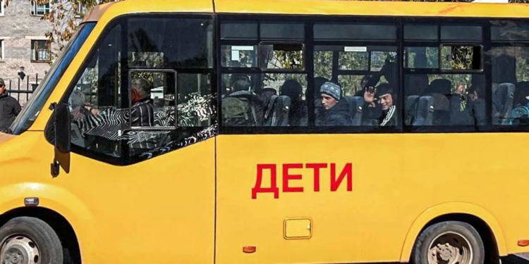 Першу партію мобілізованих бурятів вже везуть. Їх родичі говорять, що всі вони хочуть воювати (ФОТО)