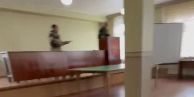 “Ніхто не буде воювати, зараз усі поїдемо додому”, – в Іркутській області мобілізований розстріляв воєнкома (ВІДЕО)