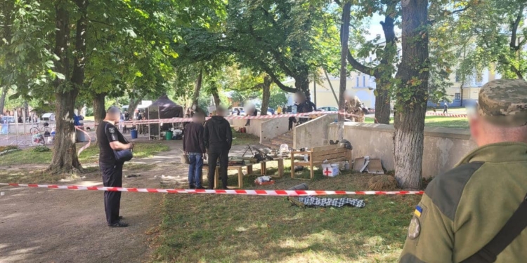 В Офісі Генпрокурора назвали збільшену кількість поранених внаслідок вибуху на виставці боєприпасів у Чернігові: 5 людей, з них четверо дітей