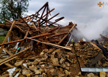 За минулу добу на Миколаївщині майже половина всіх пожеж виникла через російські обстріли (ФОТО)