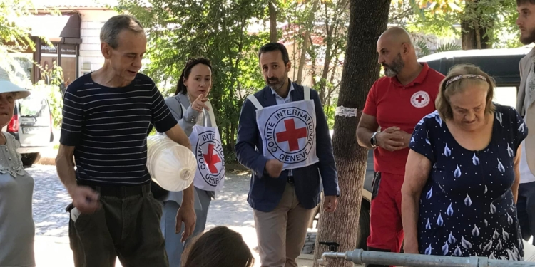 В Миколаєві побував гендиректор Міжнародної організації Червоного Хреста – цікавився ситуацією з питною водою (ФОТО)