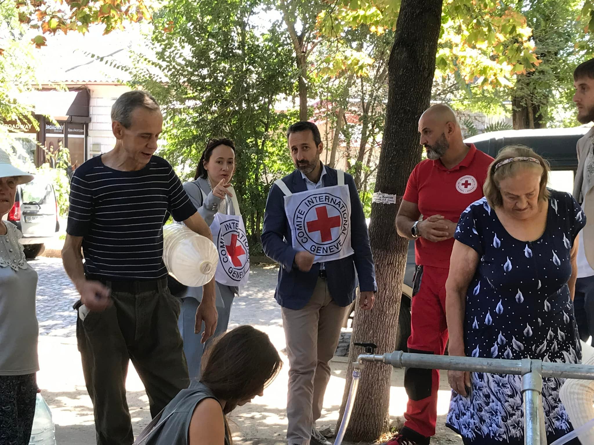 В Миколаєві побував гендиректор Міжнародної організації Червоного Хреста – цікавився ситуацією з питною водою (ФОТО)