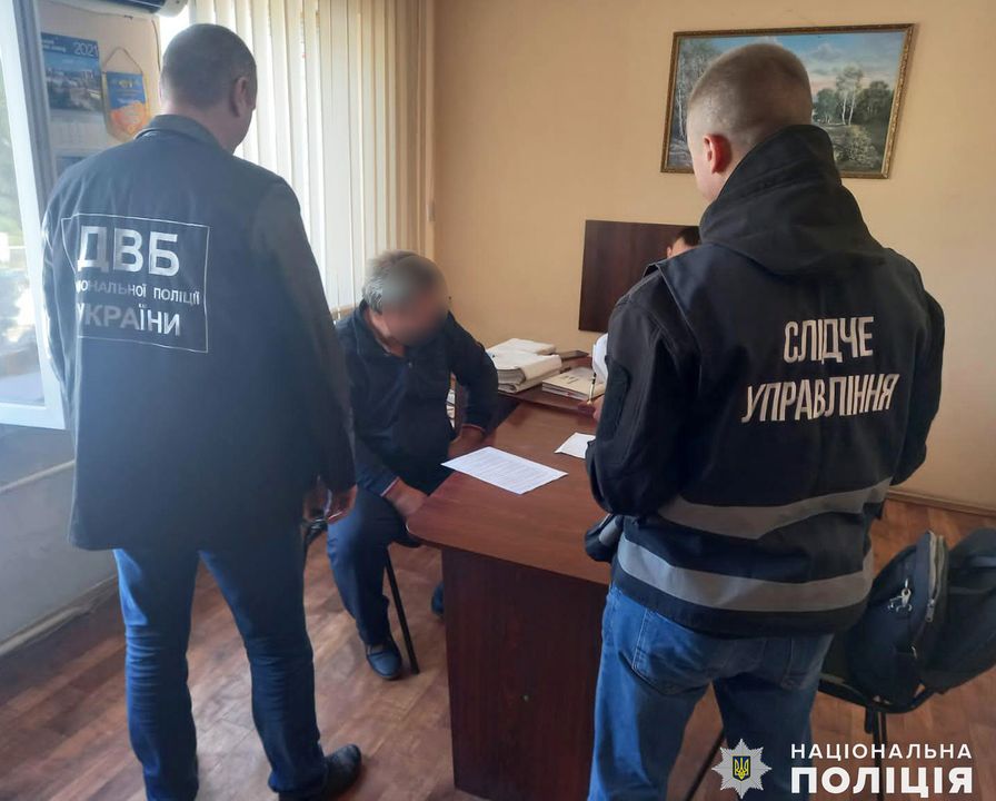 На Миколаївщині поліція затримала вантажівку з нелегальним піском, власник намагався її викупити за 25 тис.грн. (ФОТО, ВІДЕО) 4