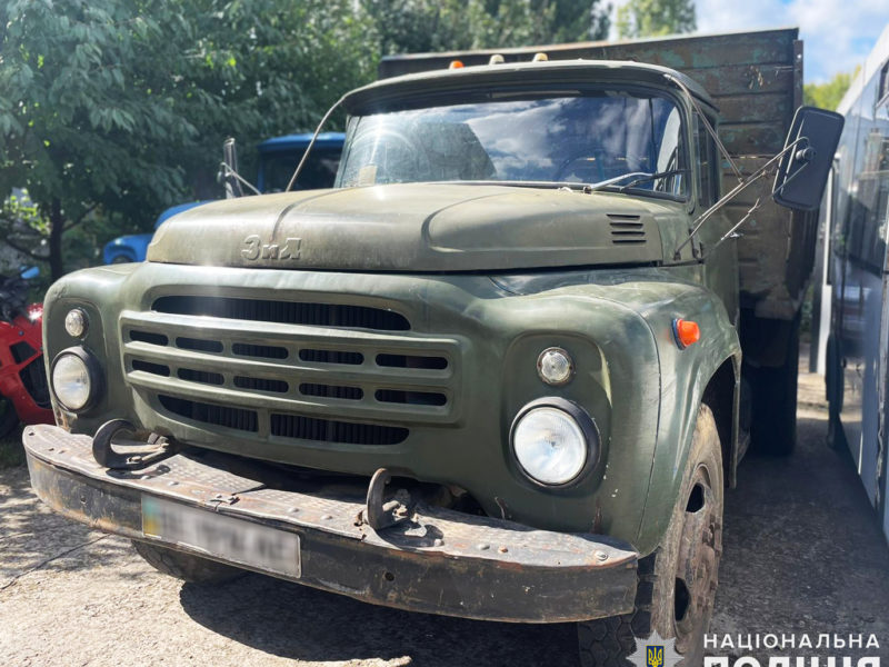 На Миколаївщині поліція затримала вантажівку з нелегальним піском, власник намагався її викупити за 25 тис.грн. (ФОТО, ВІДЕО)