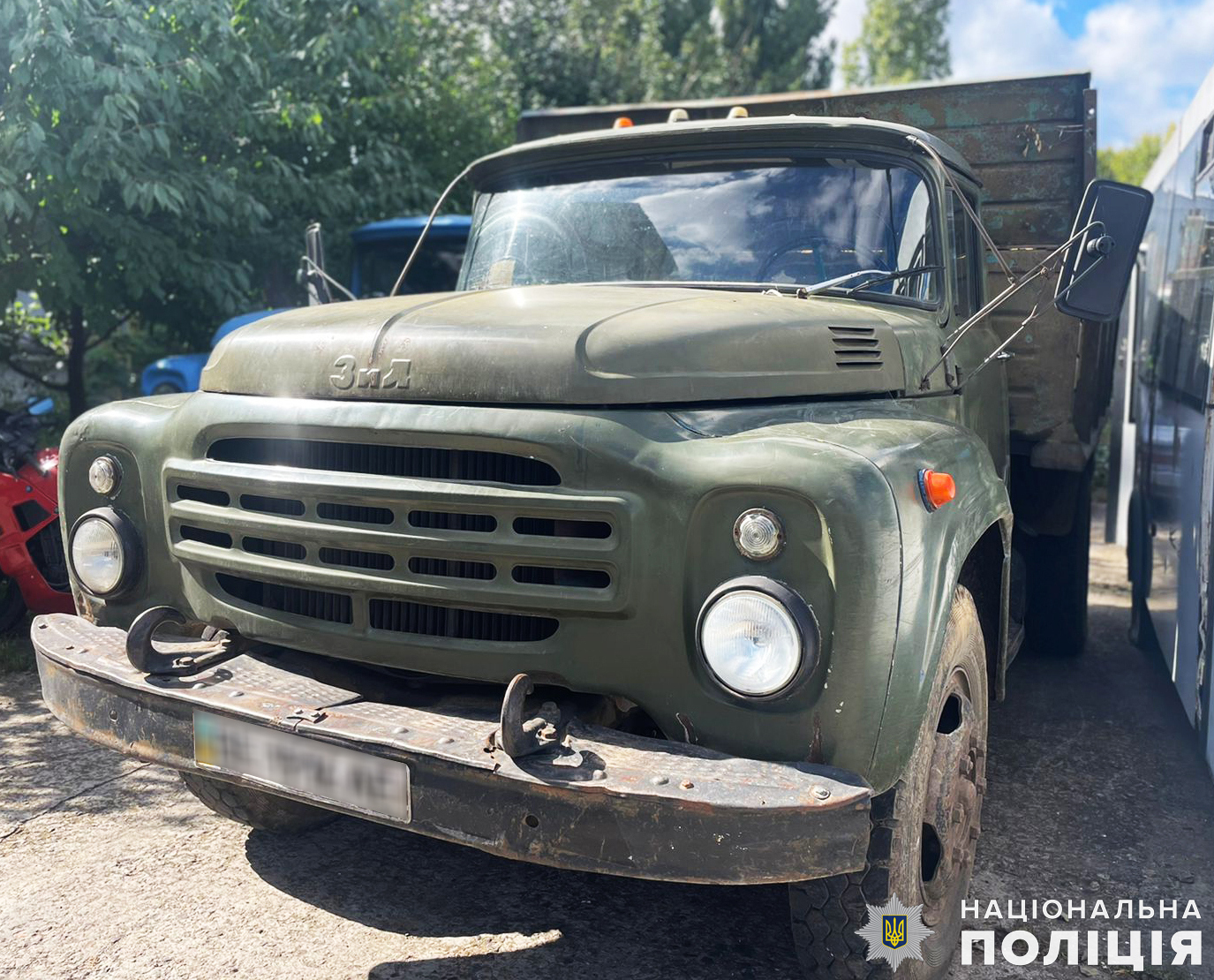 На Миколаївщині поліція затримала вантажівку з нелегальним піском,  власник намагався її викупити за 25 тис.грн. (ФОТО, ВІДЕО)