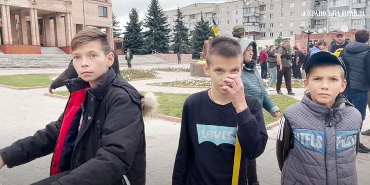 Звільнена Балаклія. Жителі розказали про окупацію, вони сподіваються, що Україна повернулась назавжди (ФОТО, ВІДЕО)