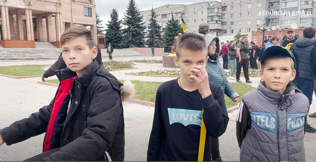 Звільнена Балаклія. Жителі розказали про окупацію, вони сподіваються, що Україна повернулась назавжди (ФОТО, ВІДЕО)