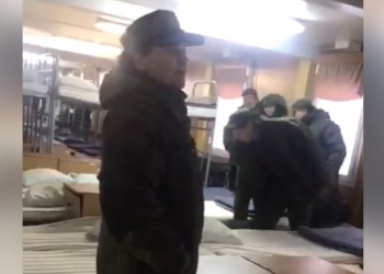 “Спальників нема, медикаментів нема, кров будете зупиняти тампонами і прокладками”, – мобілізованим в рф радять збиратися на забій за свої гроші (ВІДЕО)