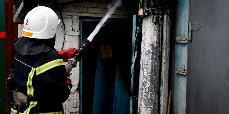 З 5 пожеж на Миколаївщині за добу дві спалахнули через російські обстріли (ФОТО)