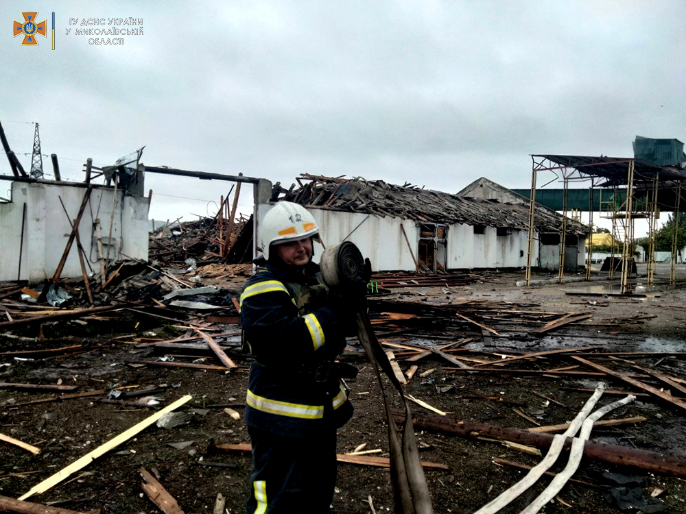 За минулу добу на Миколаївщині майже половина всіх пожеж виникла через російські обстріли (ФОТО) 11