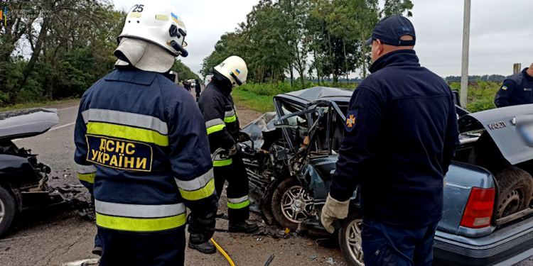ДТП на Миколаївщині: одна людина загинула, одна потрапила до лікарні (ФОТО)