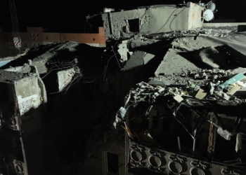 Рятувальна операція в Миколаєві на місці нічної ракетної атаки росіян по житловому будинку (ФОТО, ВІДЕО)