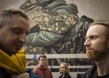 В Австралії художник замалював свій мурал про братання українських и російських солдат і вибачився (ФОТО)