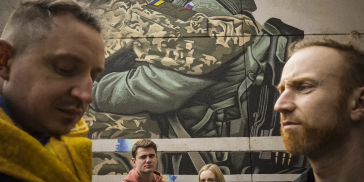 В Австралії художник замалював свій мурал про братання українських и російських солдат і вибачився (ФОТО)