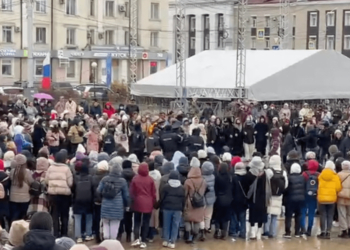 “Дайте нашим детям жить”, – в Якутії жінки водили антивоєнний хоровод (ФОТО, ВІДЕО)