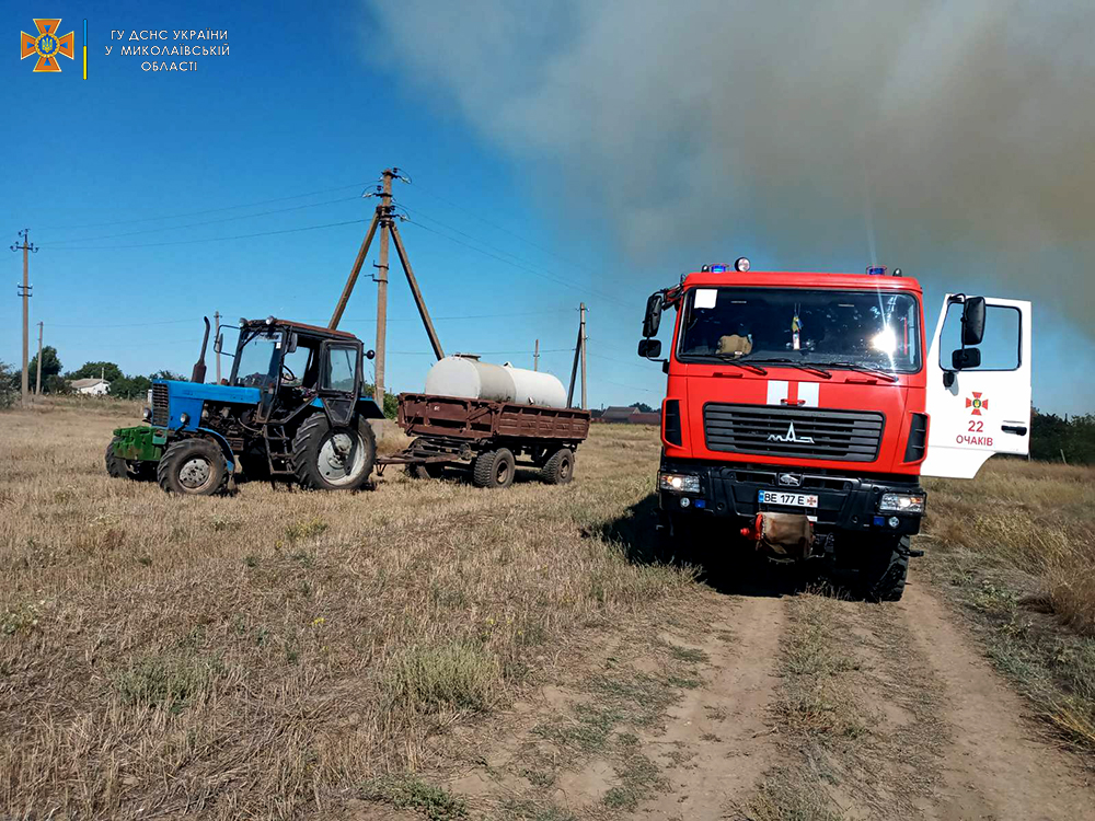 З 6 пожеж на Миколаївщині за добу одна спалахнула через російські обстріли – у селі Іванівка (ФОТО) 13