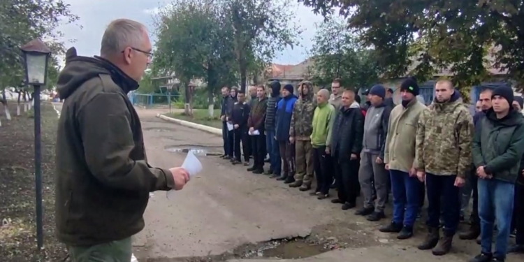 РосЗМІ стверджують, що українські полонені з Оленівки нібито хочуть вступити в козачий батальйон “ДНР”