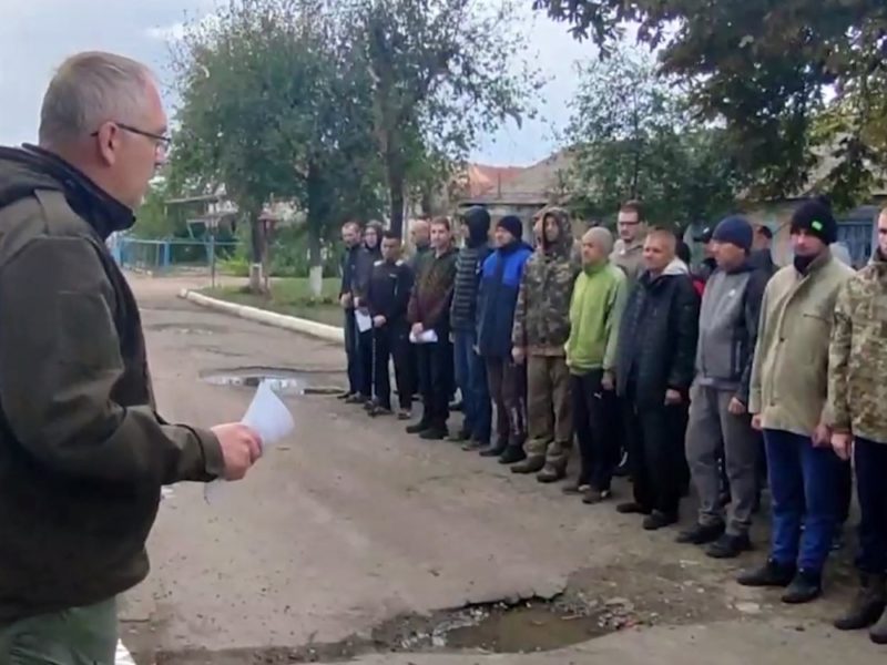 РосЗМІ стверджують, що українські полонені з Оленівки нібито хочуть вступити в козачий батальйон “ДНР”