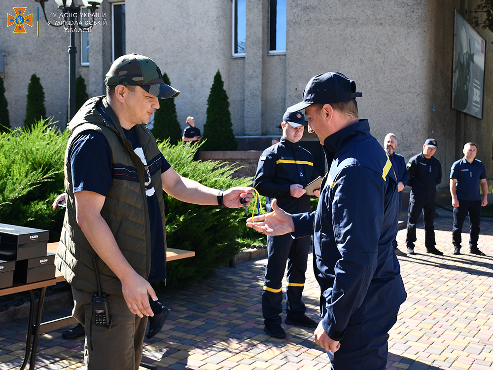Рятувальникам Миколаївщини передали нові аварійно-рятувальні та пожежні автомобілі (ФОТО) 15
