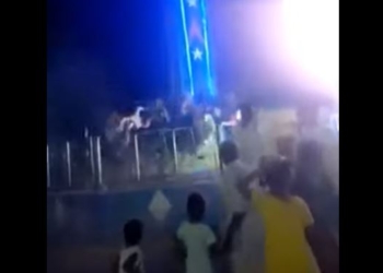 В Індії з 15-метрової висоти впала карусель – 50 постраждалих (ВІДЕО)