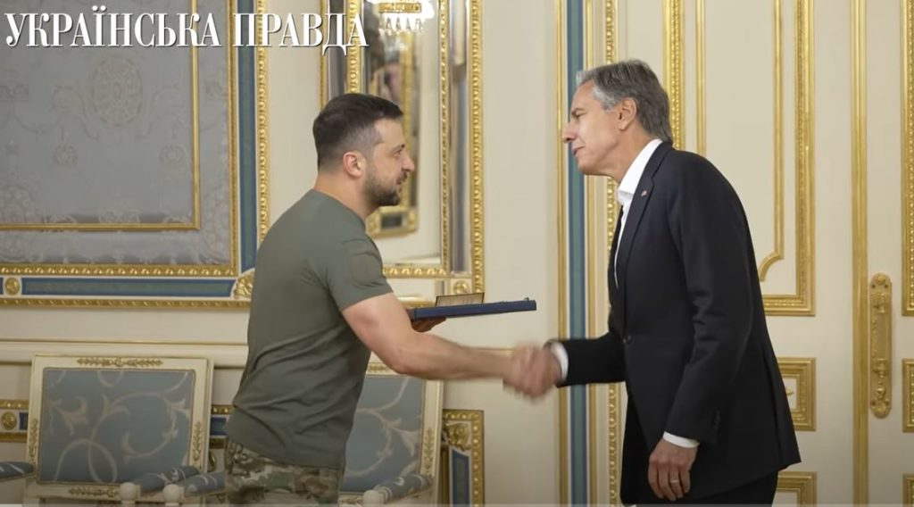 "Важливий сигнал". Блінкен зустрівся с Зеленським (ВІДЕО) 1