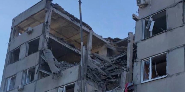 Внаслідок нічного обстрілу Миколаєва загинуло 2 людей, 3 поранені