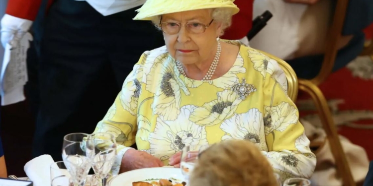 Кухар Єлизавети ІІ розкрив секрет страви її довголіття. Ви теж так можете