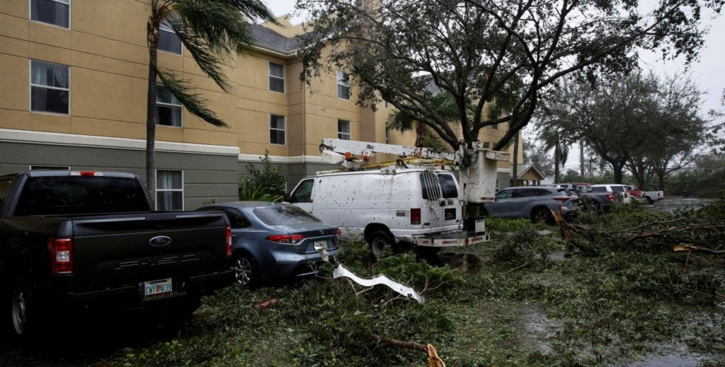 Флориду штурмує ураган "Іан" - його вже назвали історичним, населення евакуюють (ФОТО, ВІДЕО) 1